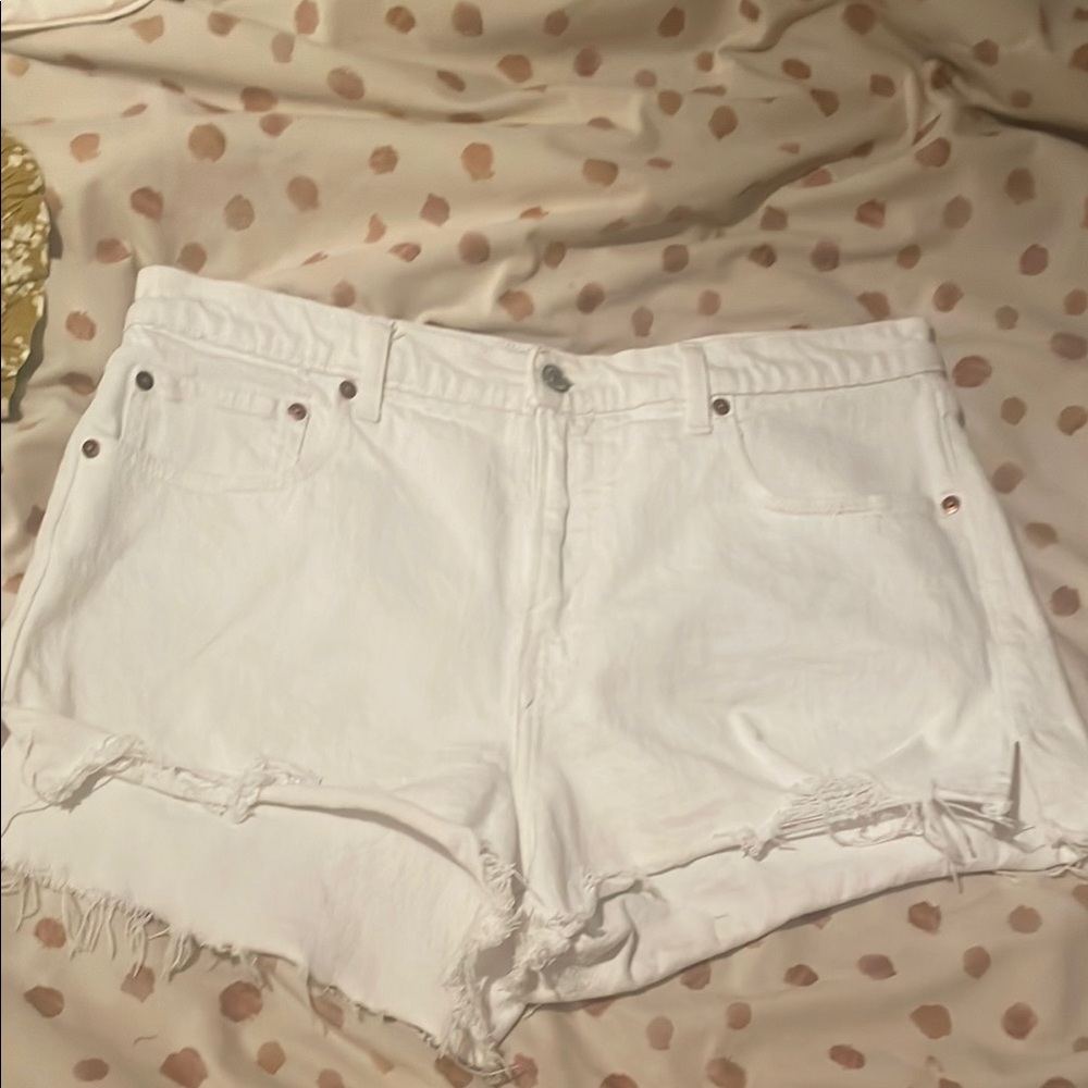 Abercrombie & Fitch White Jean Mom Distressed Mid-Rise Shorts